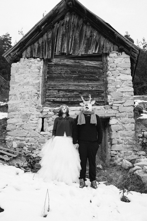 ©Ingrid Lepan Photographe - seance apres le mariage a la montagne - La mariee aux pieds nus -2