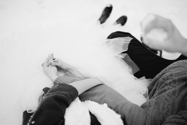 ©Ingrid Lepan Photographe - seance apres le mariage a la montagne - La mariee aux pieds nus -43