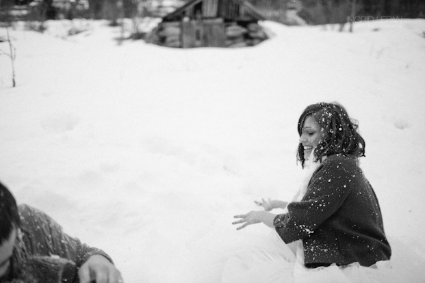 ©Ingrid Lepan Photographe - seance apres le mariage a la montagne - La mariee aux pieds nus -45