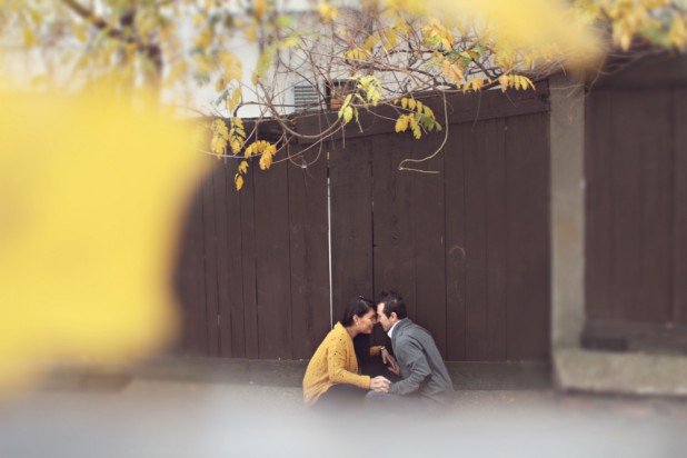 paulinefphotography-seance-photo-couple-paris-la-mariee-aux-pieds-nus
