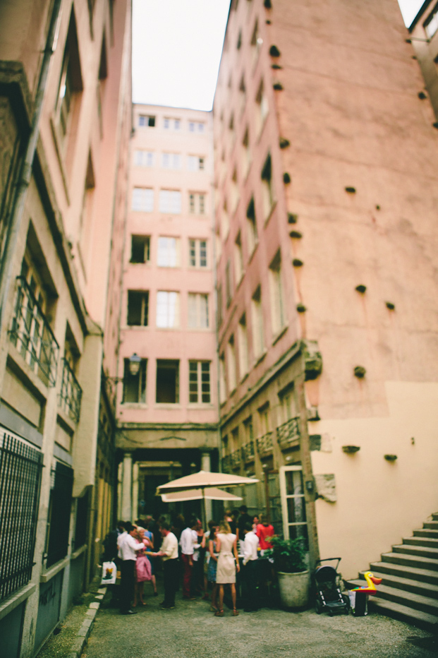 ©Lifestories YannAudic -mariage - La mariee aux pieds nus