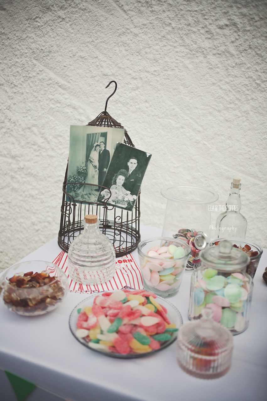 ©Ela and the Poppies - Mariage colore au Pays Basque - La mariee aux pieds nus