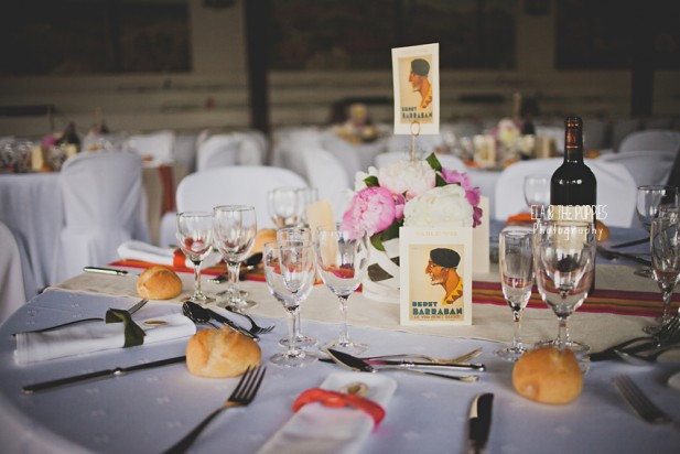 ©Ela and the Poppies - Mariage colore au Pays Basque - La mariee aux pieds nus