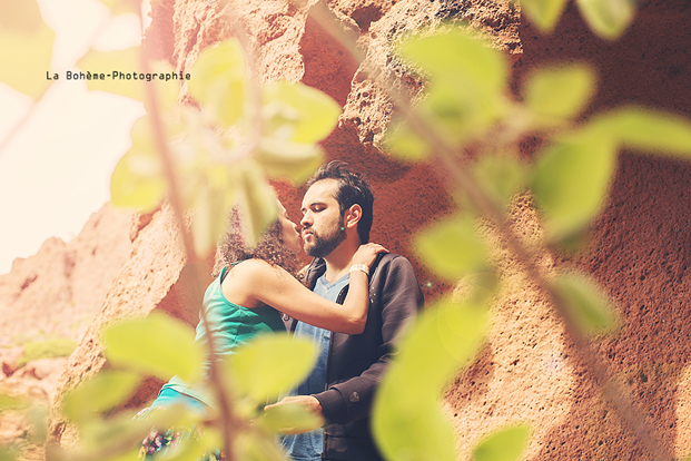 ©La Boheme Photographie - Seance engagement dans le desert - La mariee aux pieds nus