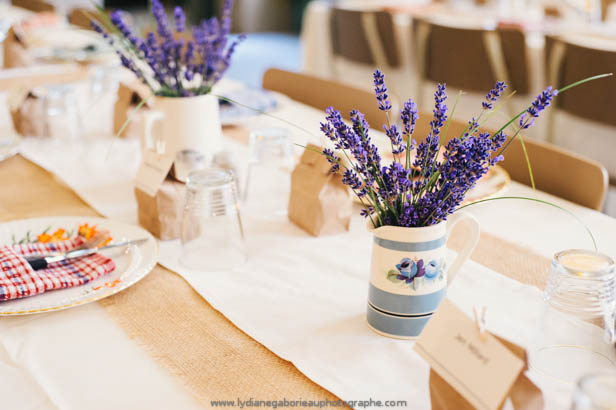 ©Lydiane Gaborieau - Un mariage champêtre - La mariee aux pieds nus