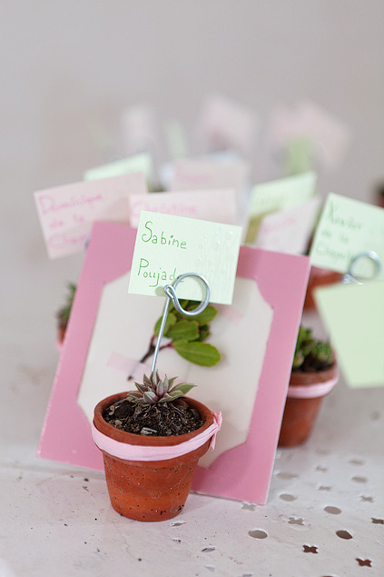 vrai-mariage-sophie-delaveau-la-mariee-aux-pieds-nus-marque-place-pot-fleur