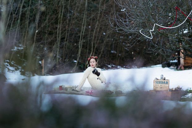 ©Amandine Crochet - Un pique nique dans la neige - Majenia - La mariee aux pieds nus
