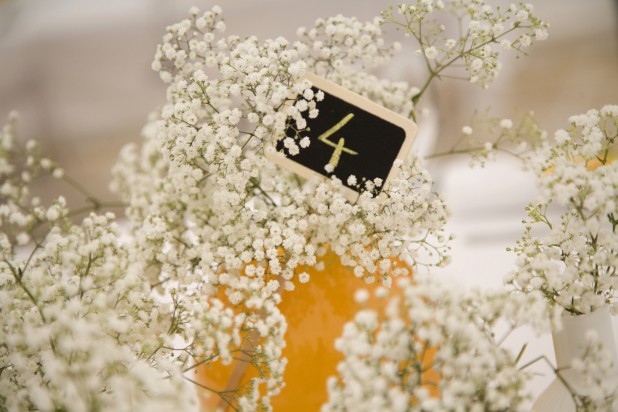 vrai-mariage-jaune-noir-la-mariee-aux-pieds-nus