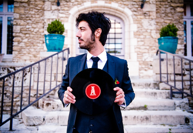 ©Sages comme des images - Mariage theme musique - La mariee aux pieds nus