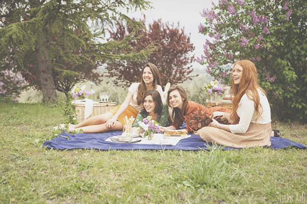 ©Studio A+Q / Pique nique entre filles