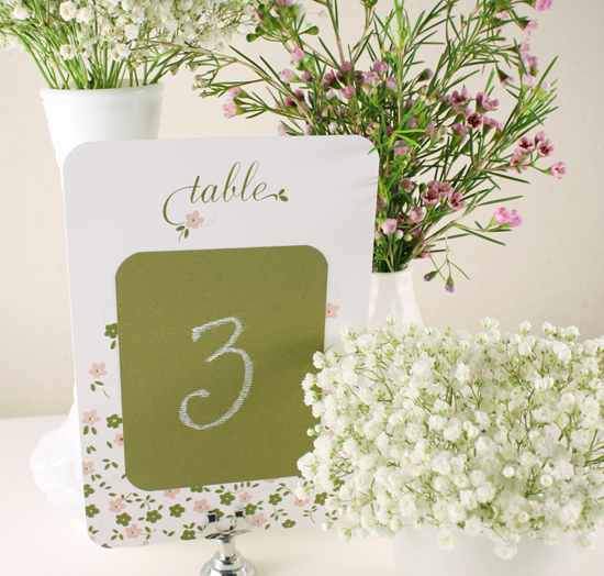 DIY, des numéros de table façon ardoise