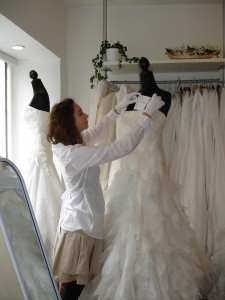 Alexandra, dans sa boutique