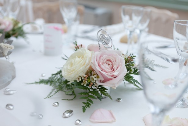 blog-mariage-vrai-mariage-la-mariee-aux-pieds-nus-photographe-instants-captures-prieure-de-vernelle