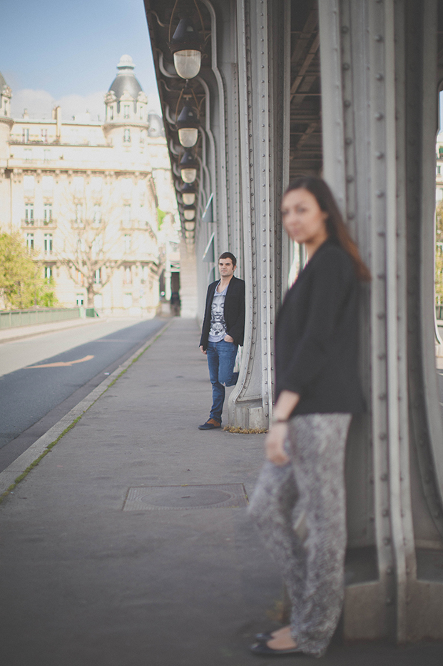 ©Emma Rodriges Photography - Seance engagement a Paris  - La mariee aux pieds nus 