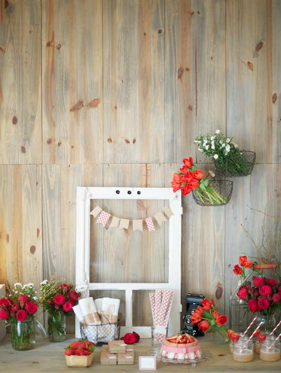 blog-mariage-la-mariee-aux-pieds-nus-picnic-rouge ©Lovely Pics / pique nique en vichy rouge