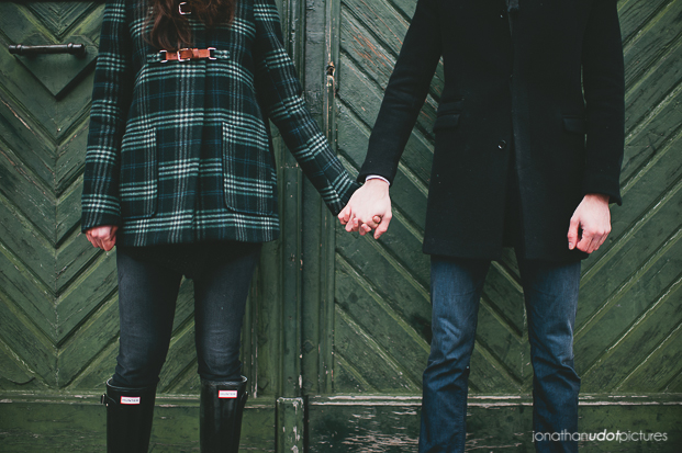 ©Jonathan Udot - Seance engagement en hiver - La mariee aux pieds nus