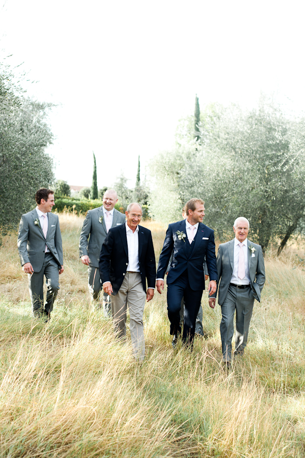 ©M&J Photography - mariage en Toscane - La mariee aux pieds nus