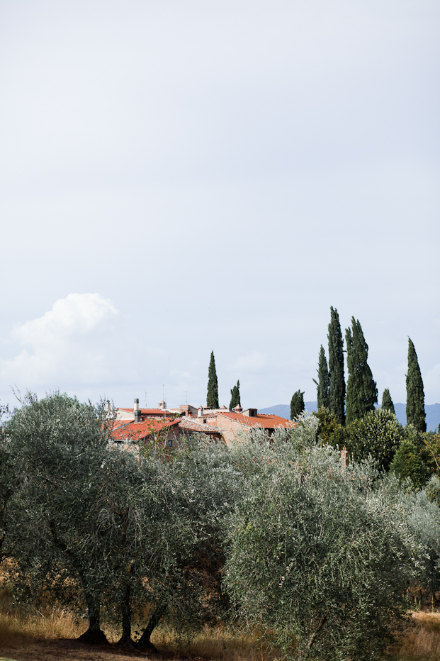 ©M&J Photography - mariage en Toscane - La mariee aux pieds nus