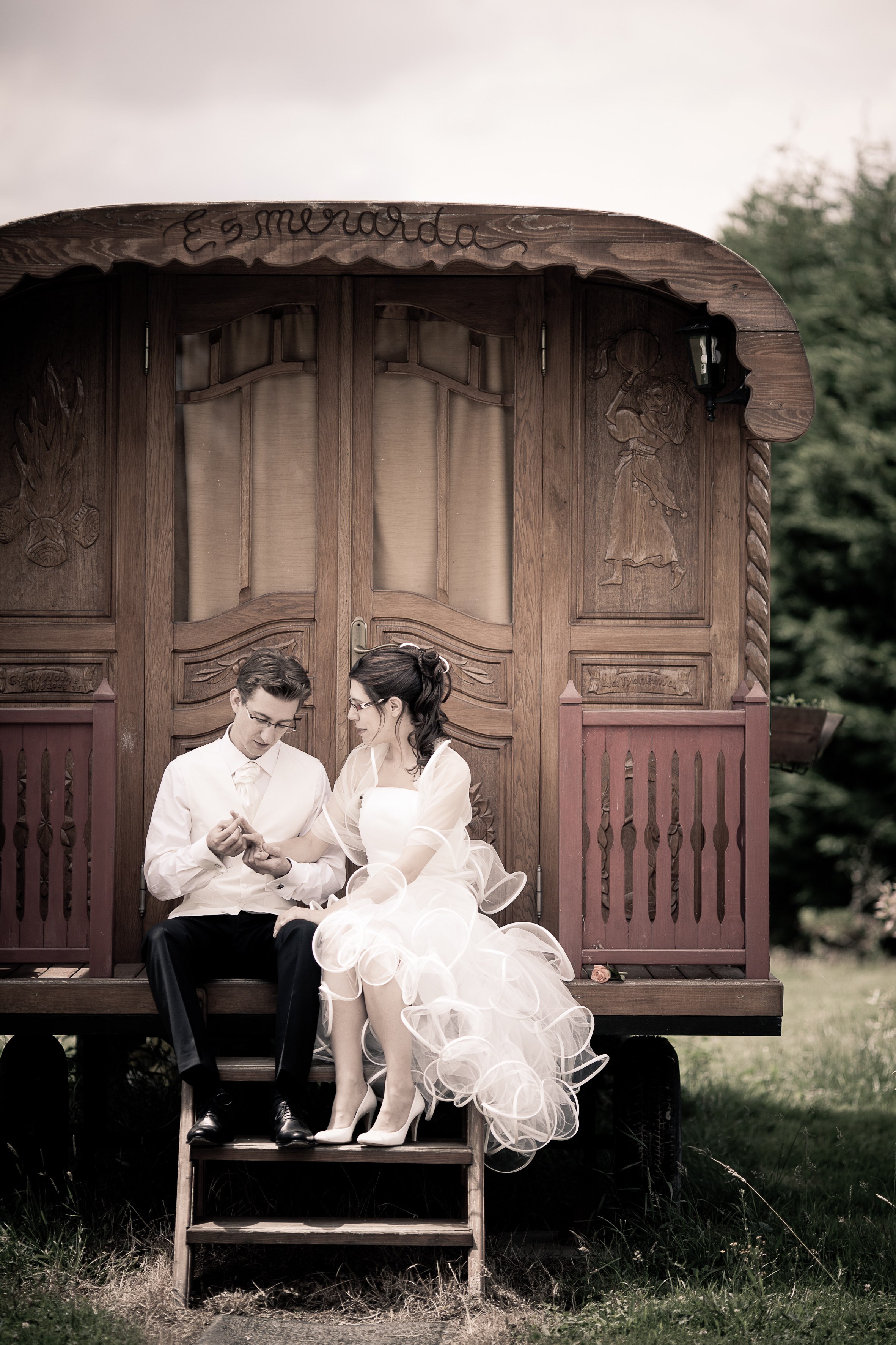 vrai-mariage-Lionel-Montagnier-la-mariee-aux-pieds-nus