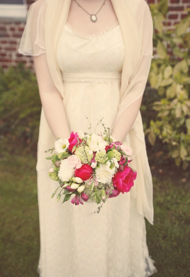 ©Fany Joly - Un mariage Liberty a La bergerie de Marquillies - La mariee aux pieds nus 