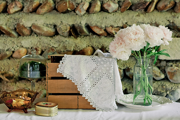 blog-mariage-la-mariee-aux-pieds-nus-mariage-recup-retro-brocante-Elena-FLEUTIAUX