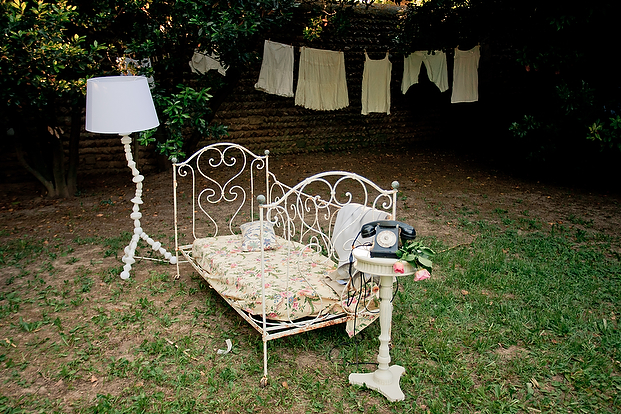 blog-mariage-la-mariee-aux-pieds-nus-mariage-recup-retro-brocante-Elena-FLEUTIAUX