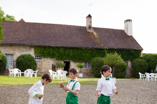 Credits photos Trendz - Mariage en vert et blanc - La mariee aux pieds nus