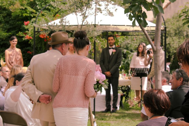 vrai-mariage-aux-petits-bonheurs-photography-la-mariee-aux-pieds-nus