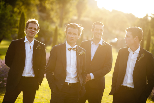 ©Les productions de la Fabrik - Mariage a l'Abbaye de Saint Eusebe - La mariee aux pieds nus