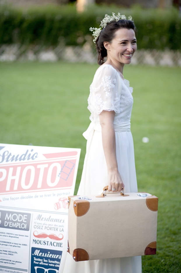 ©Les productions de la Fabrik - Mariage a l'Abbaye de Saint Eusebe - La mariee aux pieds nus