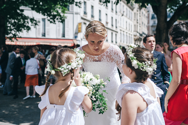 UnPlusUnPhotographie - Mariage a Paris - Maisons des Polytechniciens - La mariee aux pieds nus