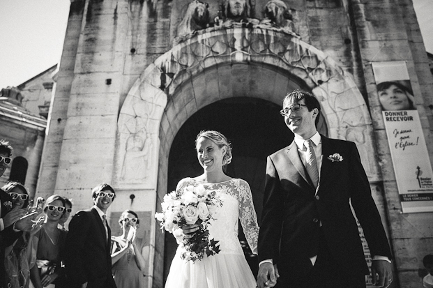 UnPlusUnPhotographie - Mariage a Paris - Maisons des Polytechniciens - La mariee aux pieds nus