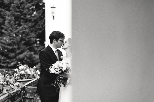 UnPlusUnPhotographie - Mariage a Paris - Maisons des Polytechniciens - La mariee aux pieds nus