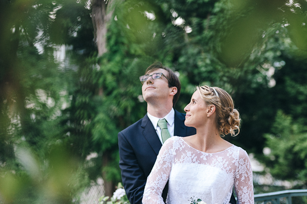 UnPlusUnPhotographie - Mariage a Paris - Maisons des Polytechniciens - La mariee aux pieds nus