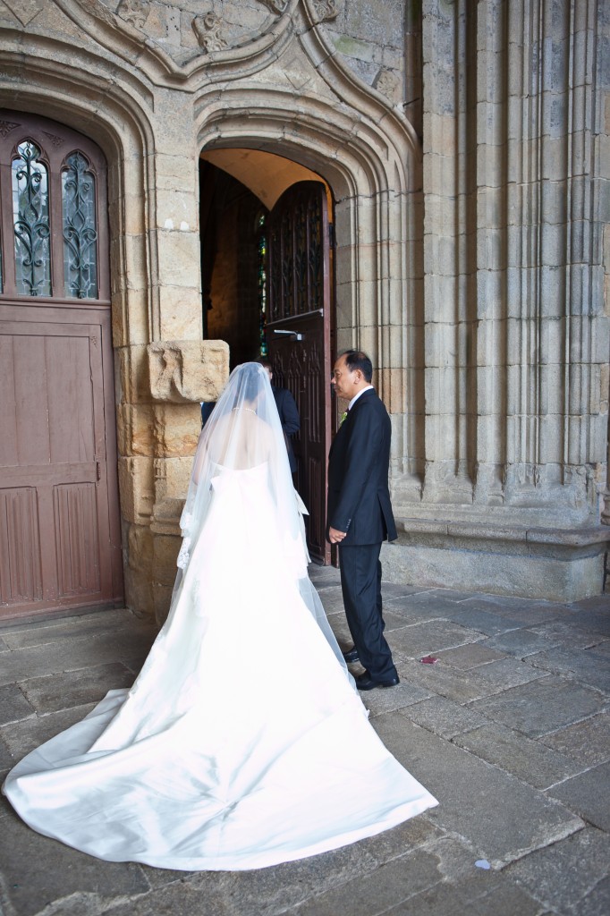 OneandOnlyParisPhotography vrai mariage La mariee aux pieds nus