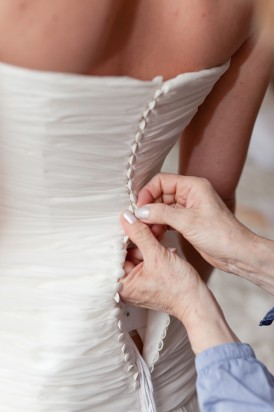 blog-mariage-vrai-mariage-la-mariee-aux-pieds-nus-photographe-instants-captures-prieure-de-vernelle