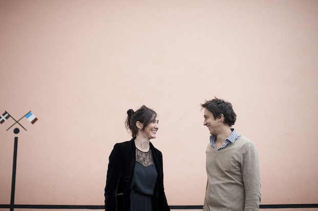 ©Pretty Days - Seance engagement a Arcangues - La mariee aux pieds nus