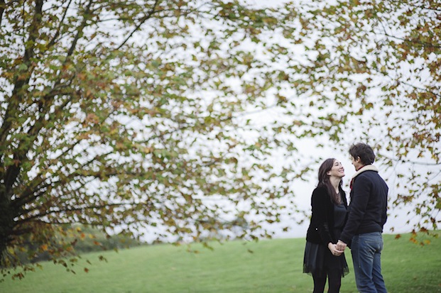 ©Pretty Days - Seance engagement a Arcangues - La mariee aux pieds nus