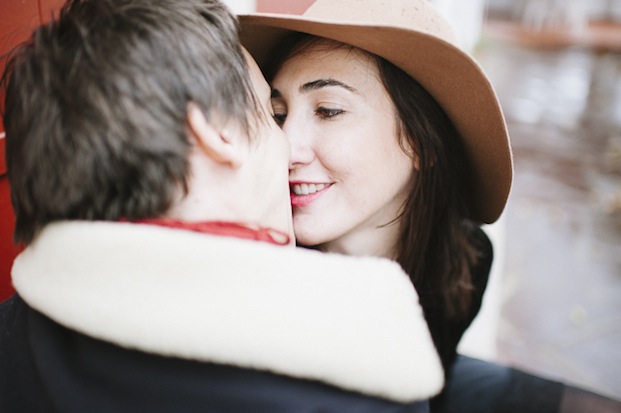 ©Pretty Days - Seance engagement a Arcangues - La mariee aux pieds nus