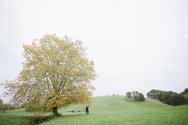 ©Pretty Days - Seance engagement a Arcangues - La mariee aux pieds nus