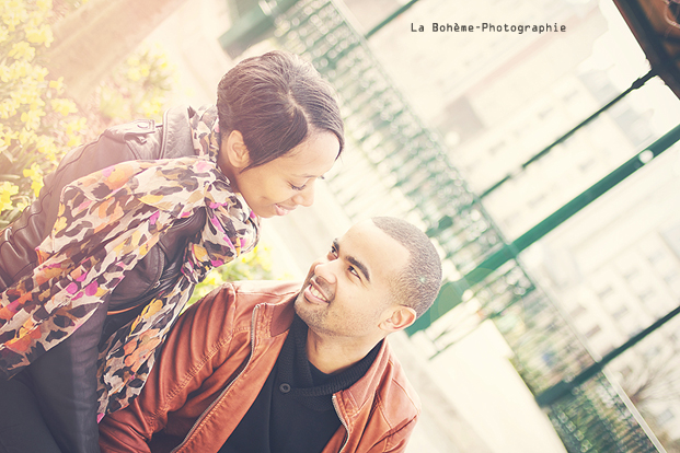 ©La boheme - seance engagement Canal Saint Martin Paris - La mariee aux pieds nus