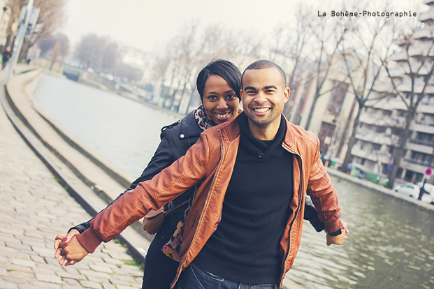 ©La boheme - seance engagement Canal Saint Martin Paris - La mariee aux pieds nus