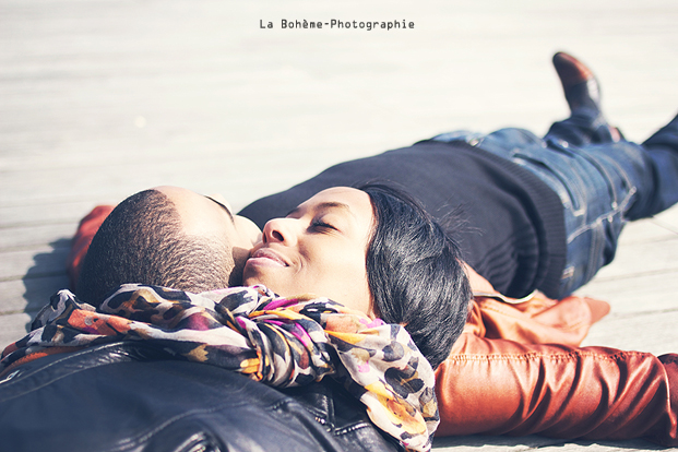 ©La boheme - seance engagement Canal Saint Martin Paris - La mariee aux pieds nus