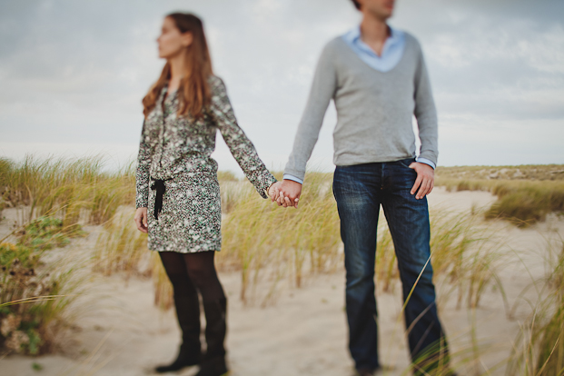 Seance-engagement-arcachon-photographe-Davidone-la-mariee-aux-pieds-nus