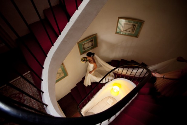 StudioCabrelli-vrai-mariage-toulon-la-mariee-aux-pieds-nus