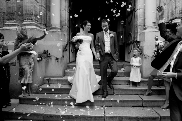 StudioCabrelli-vrai-mariage-toulon-la-mariee-aux-pieds-nus