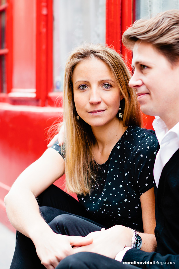 ©Caroline Vidal - Seance engagement a Paris - La mariee aux pieds nus