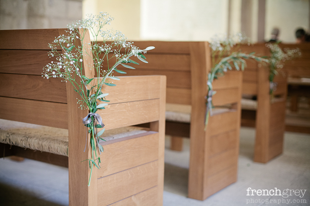 ©French Grey Photography - Un mariage en blanc a Montpellier - La mariee aux pieds nus