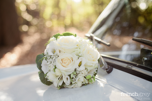 ©French Grey Photography - Un mariage en blanc a Montpellier - La mariee aux pieds nus