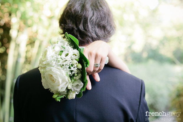 ©French Grey Photography - Un mariage en blanc a Montpellier - La mariee aux pieds nus